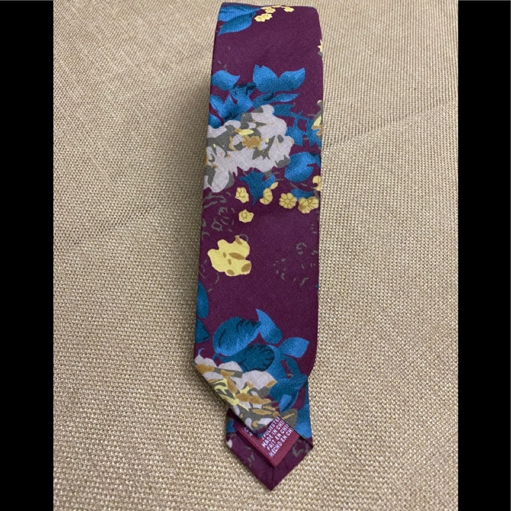 Penguin Floral Skinny Tie